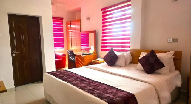 Одноместный номер Standard c 1 комнатой Roses Regency Hotel & Suites