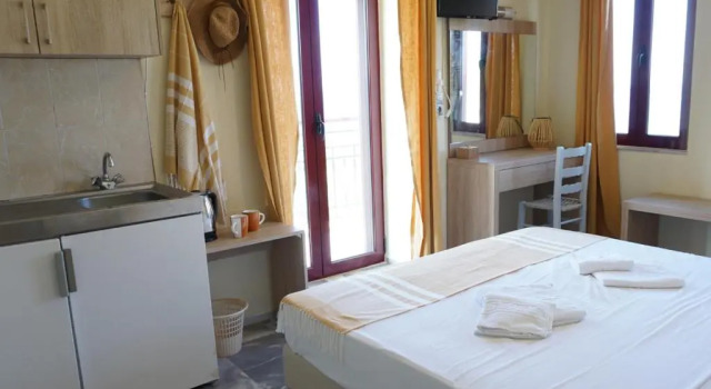 Acropol, Book Hotel Hotels in Molyvos with Parking, Parking