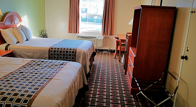 Четырёхместный номер Standard Red Roof Inn Richmond, VA