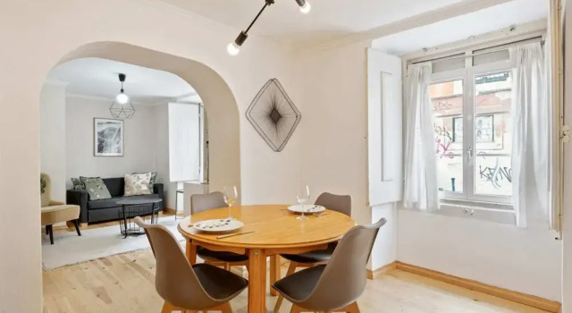 Portuguese Design 1 Bedroom Apartment in the Heart of Lisbon