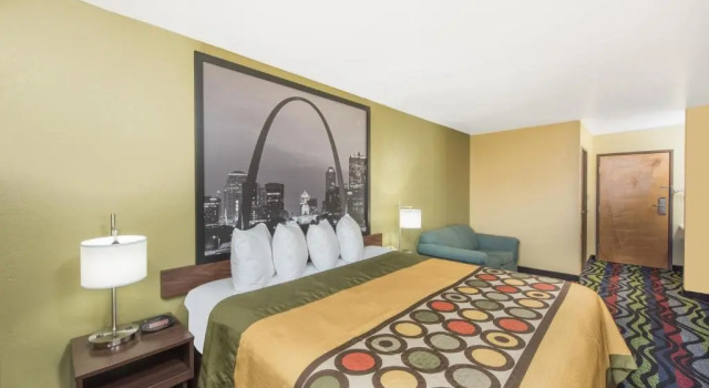 Люкс Super 8 by Wyndham Farmington
