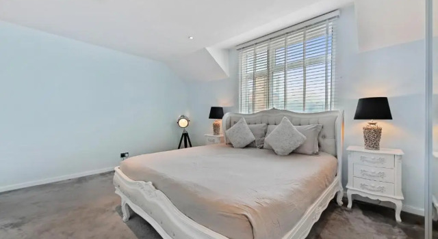 Hampstead Opulence Apartment - Luxurious Split Level Property