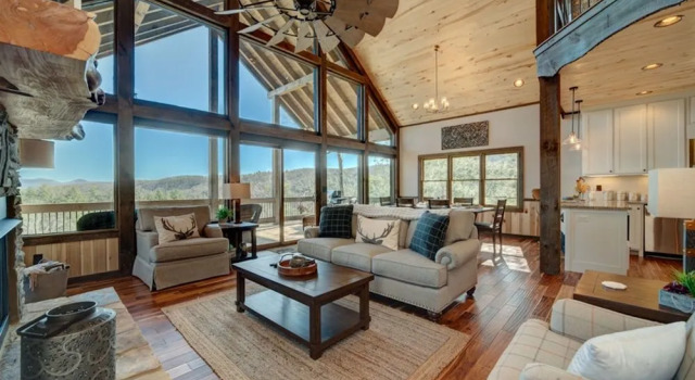 Bear Claw Cabin by Escape to Blue Ridge, Buchen Sie Hotel Blue Ridge Georgia