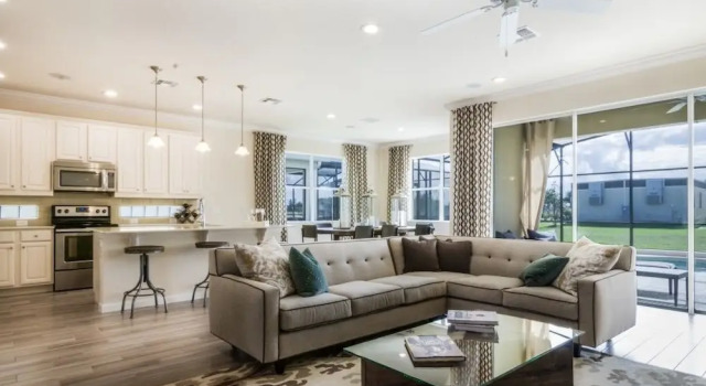 Luxury 5 bedroom suites just 10 minutes from Disne