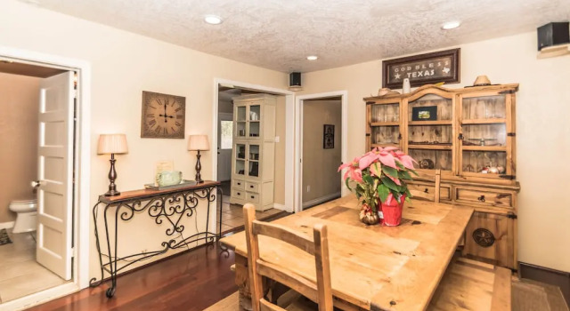 Geronimo Creek Retreat- Homestead Haus 3 Bedrooms 2 Bathrooms Cabin, Забронировать Дом для отпуска Сегин Greater San Antonio