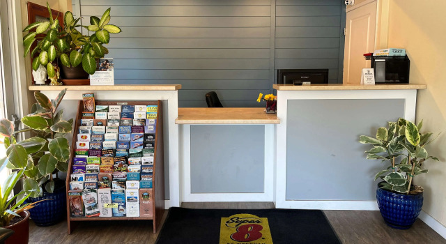 Super 8 by Wyndham Red Bluff, Buchen Sie Gasthaus Red Bluff Kalifornien