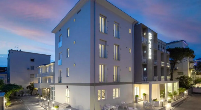 Четырёхместный номер Superior Hotel Cenisio