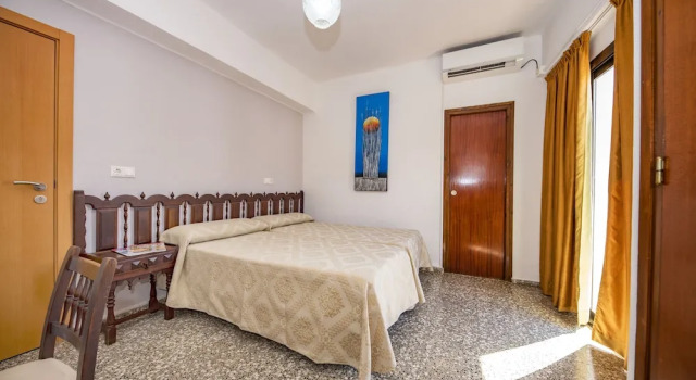 Двухместный номер Standard с балконом Hostal Santa Eulalia