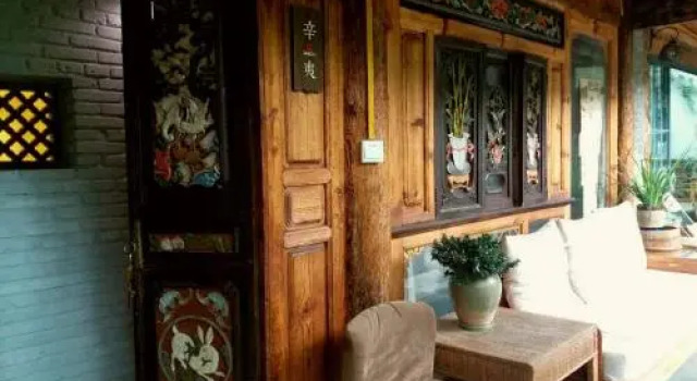Lijiang White Sand Inn