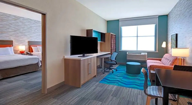 Четырёхместный люкс Hilton Garden Inn Kalamazoo Downtown