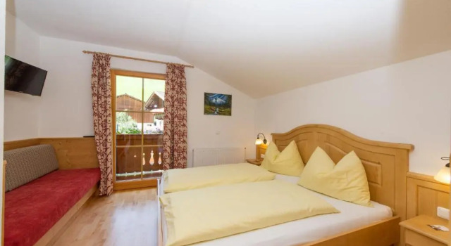 Апартаменты с 3 комнатами Haarlehenhof