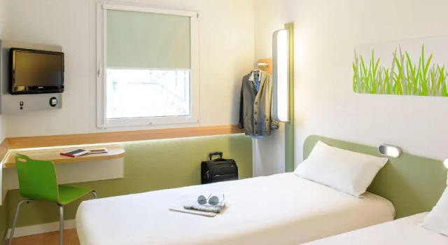 B&B Hotel Mannheim-Friedrichsfeld, Забронировать Отель «постель и завтрак» Отели Мангейма с парковкой, Парковка