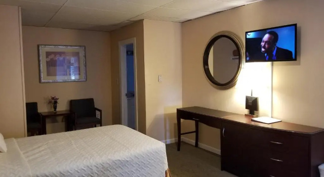 Lido Motel Lake George, Забронировать Мотель Отели Лейк-Джордж с парковкой, рядом с Музей «Форт Уильям-Генри», Парковка