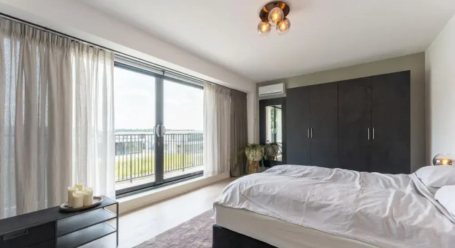 Villa With Sauna and Heated Pool Near Harderwijk, Rezerwuj Willa Hotele w Veluwe z parkingiem, Parking