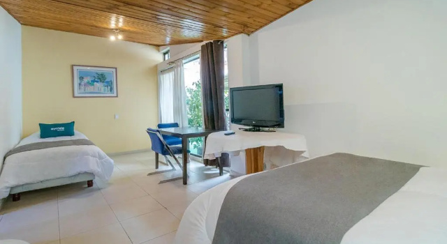 Четырёхместный номер Standard Hotel Calle 112