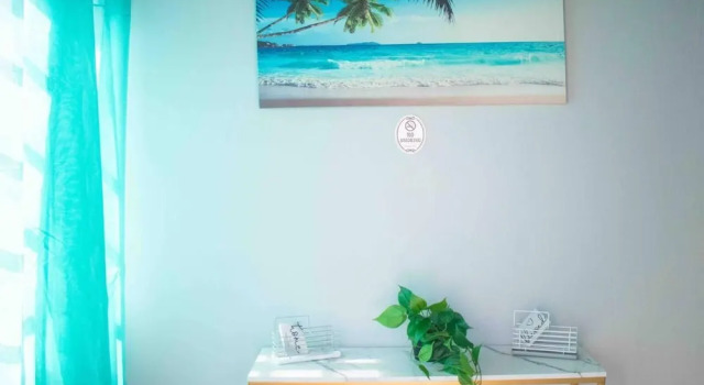 Apt 2 Stylish 2 bed Cosy and Comfortable, Book Lejlighed St.John.s 