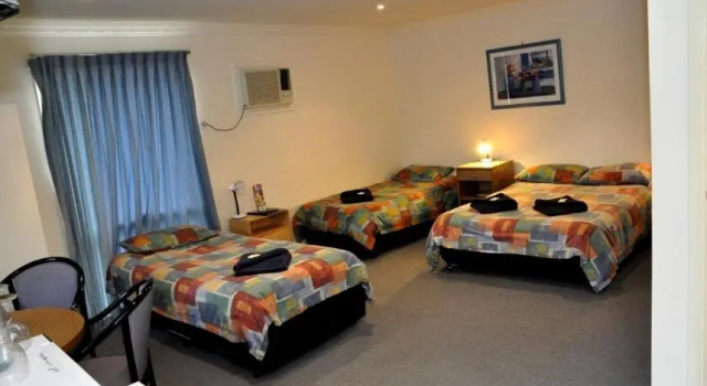 Номер Standard West City Motel