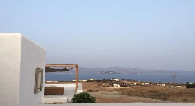 White House with Sea View, Prenota Hotel Ambelas Paro