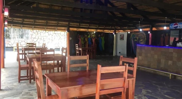 Hooters Lodge