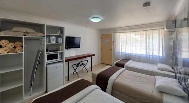 Трёхместный номер Standard Hotel Corones
