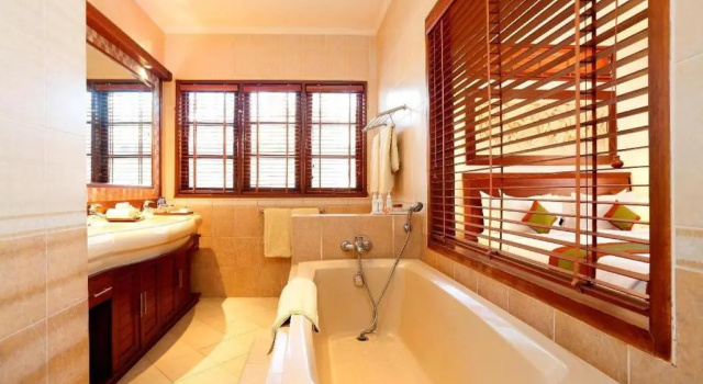 Вилла с 4 комнатами Apel Villa Sanur