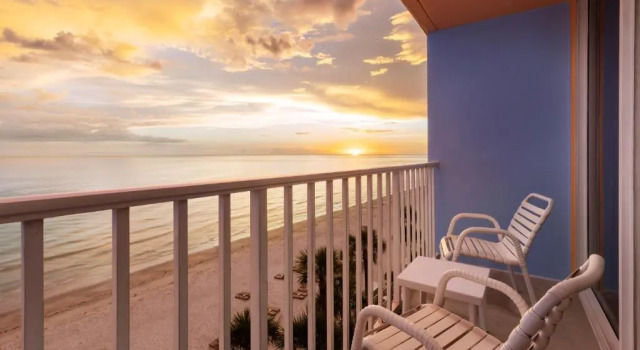 Номер Standard с видом на залив DoubleTree Beach Resort by Hilton Tampa Bay - North Redington Beach