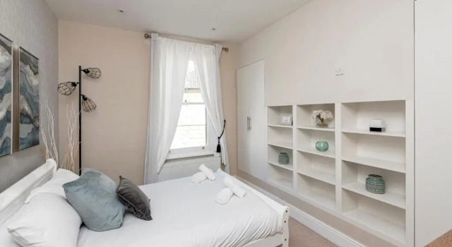 Апартаменты Modern Townhouse Steps from Bath’s City Centre