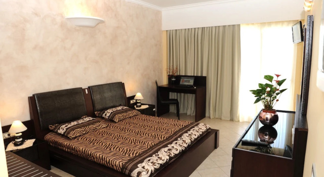 Трёхместный номер Standard с балконом Hotel Kalithea