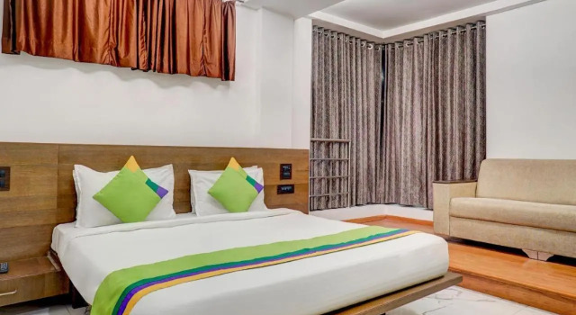 Hotel Shivas, Kolhapur, Забронировать Отель Отели штата Махараштры с бассейном, Бассейн