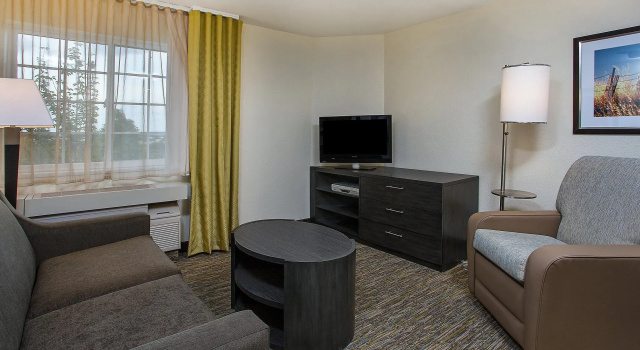 Двухместный люкс Candlewood Suites Louisville Airport by IHG