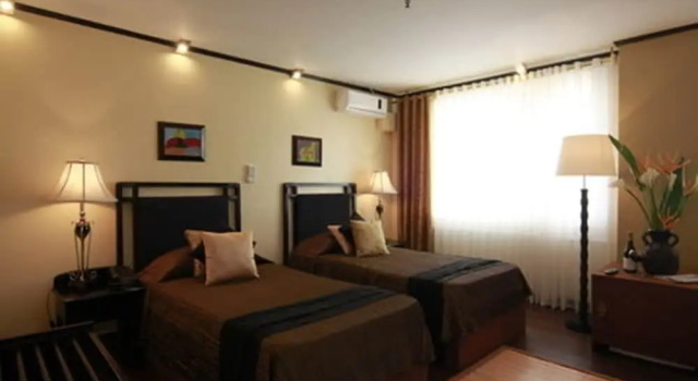 Номер Deluxe Manila Manor Hotel