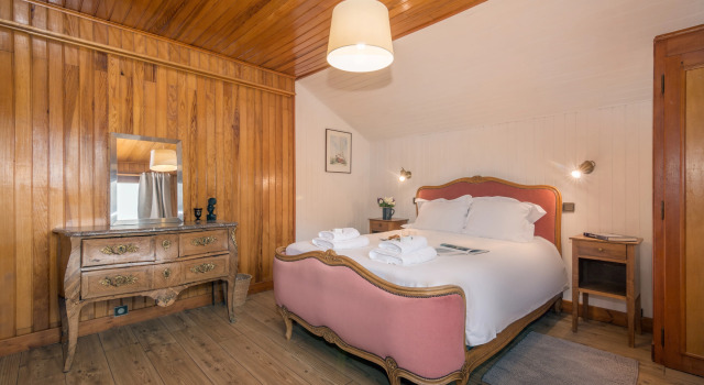 Chalet La Remuaz in Le Tour Argenti re, Prenota Chalet Hotel a Rodano-Alpi con parcheggio, Parcheggio