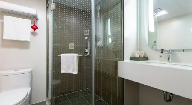 Номер Standard Ibis Dalian Xinghai Park