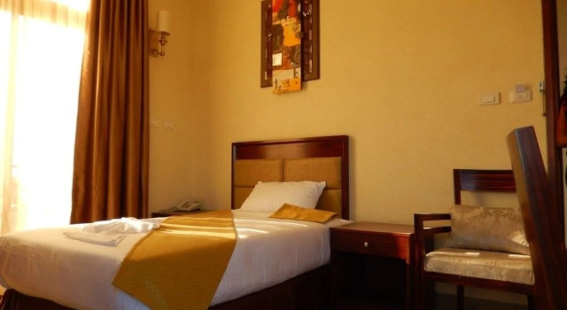 Naky Hotel