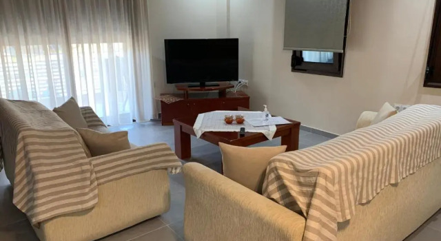 Aretousa - Center Luxury Suites 1, Buchen Sie Ferienwohnung Nea Peramos Mazedonien