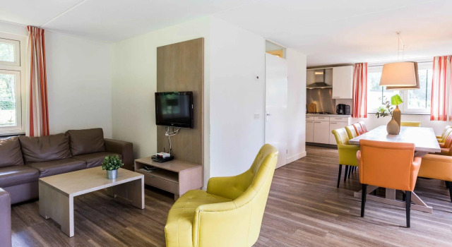 Luxurious villa with dishwasher, in the nature of De Veluwe, Rezerwuj Willa Domki letniskowe w Ede, Domek