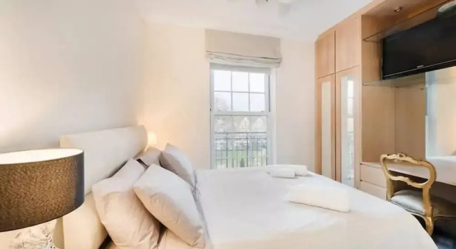 Luxury 2 bed Flat With Garden in Wimbledon