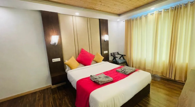 Hotel Riviera By Mount view