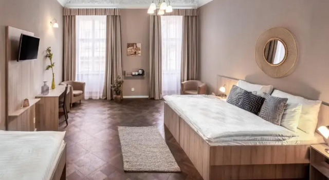 Habitación triple Estándar Hotel "Palác U Kočků" by Adrez, Palace At the Cats