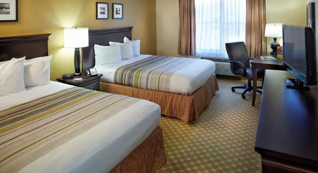 Четырёхместный номер Standard Country Inn & Suites by Radisson, Columbia Airport, SC