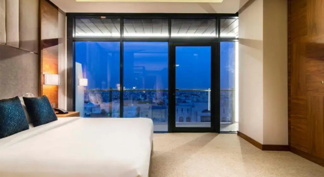 Полулюкс с балконом WAW Hotel Suites King Abdullah Road