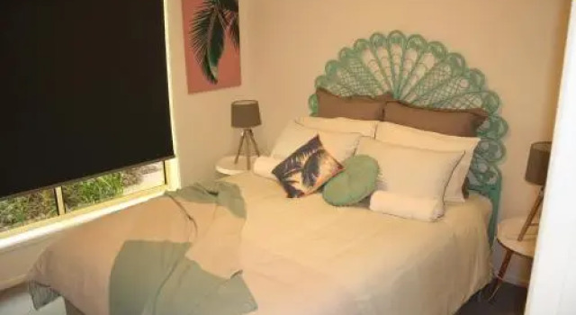 4 Autumn Grove, Book Apartment Bright 