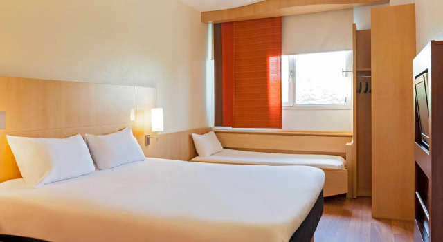 Трёхместный номер Standard Ibis Budget Barcelona Viladecans