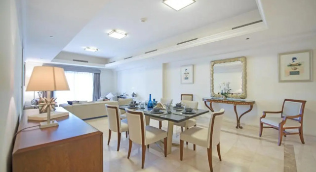 Luxurious 3BR Townhouse with Maid's & Private Pool in Palm Jumeirah