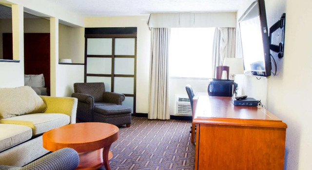Двухместный люкс Wyndham Garden Medicine Hat Conference Center
