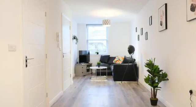 Апартаменты Beautiful Contractor&Family Apartment & Close to Bedford Hospital inc Free Parking