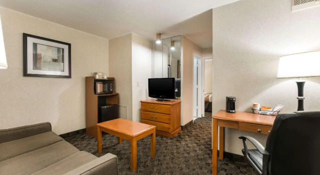 Двухместный номер Standard Quality Inn & Suites Portage Central