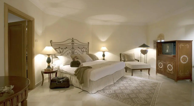 The Résidence Tunis, Book Hotel Hoteller i Sidi Daoud med parkering, Parkering