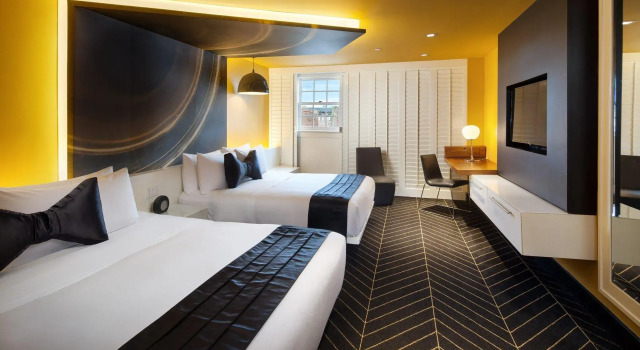 Четырёхместный номер Standard Hotel de la Poste - French Quarter, A Renaissance Hotel