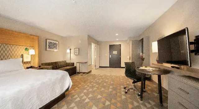 Двухместный люкс c 1 комнатой Holiday Inn & Suites Decatur-Forsyth by IHG